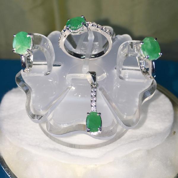 Set of Emerald (Earing, Pendent, Ring), 92.5% Silver